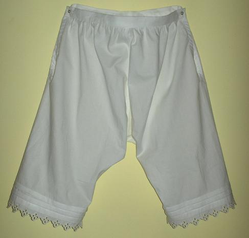 Girl's Civil War and Victorian bloomers, pantaloons, or undies.